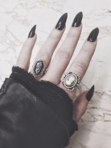 Goth fingernails